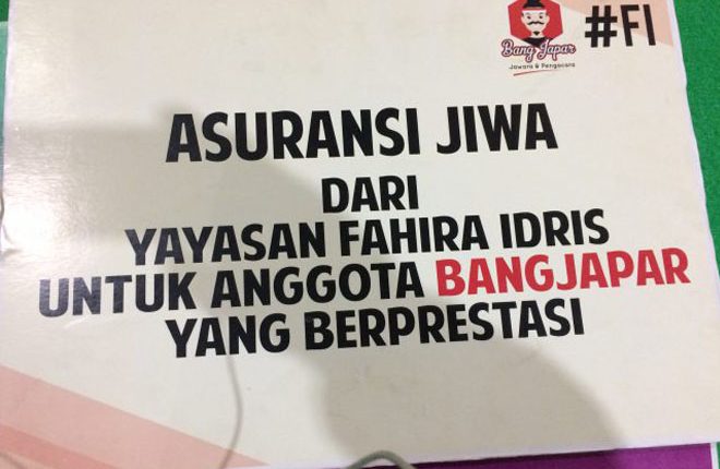 Fahira Idris Beri Asuransi Jiwa Kepada Ratusan Anggota Bang Japar