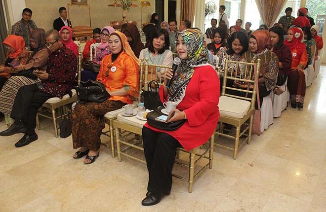 Fahira Dukung Izin Starbucks Dicabut