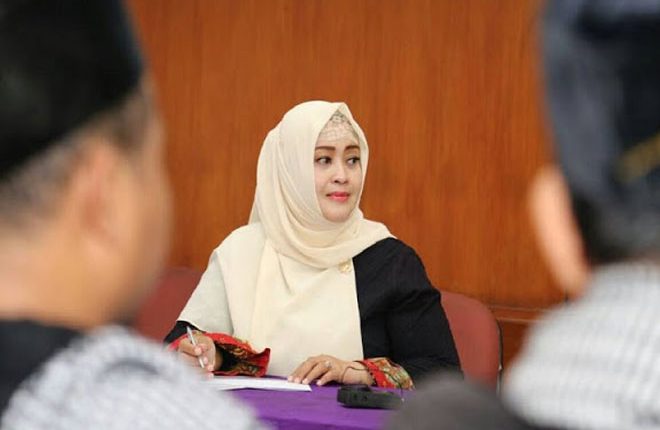 Senator Minta Fatwa Haram Beli Starbucks Segera Diterbitkan