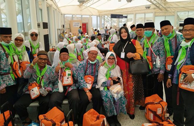Komite III DPD RI Sambut Jemaah Haji Indonesia Kloter Pertama