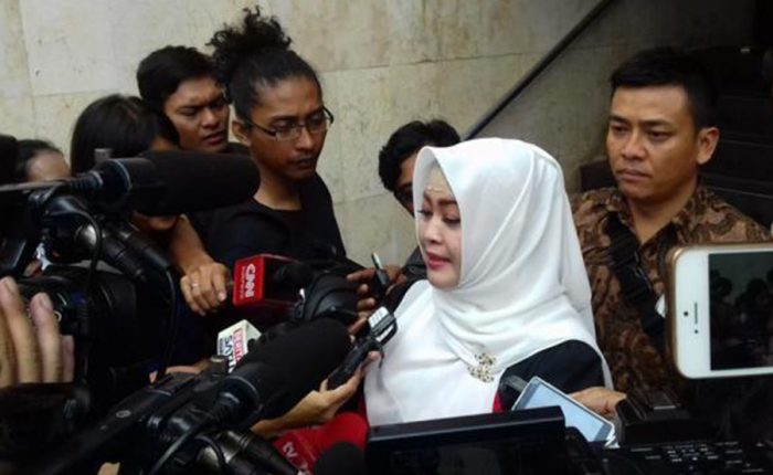 Geram Karena Bang Japar Dijadikan Foto Profil, Fahira Idris Buru Pemilik Akun @Dhefhoyama