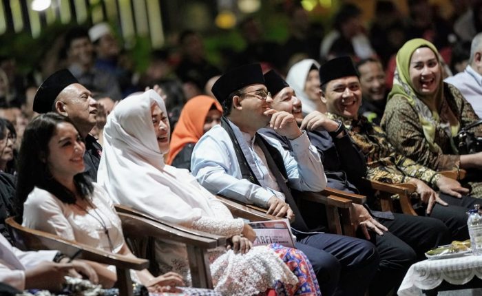 Bang Japar, Fahira Idris, Anies Baswedan nonton Lenong Betawi