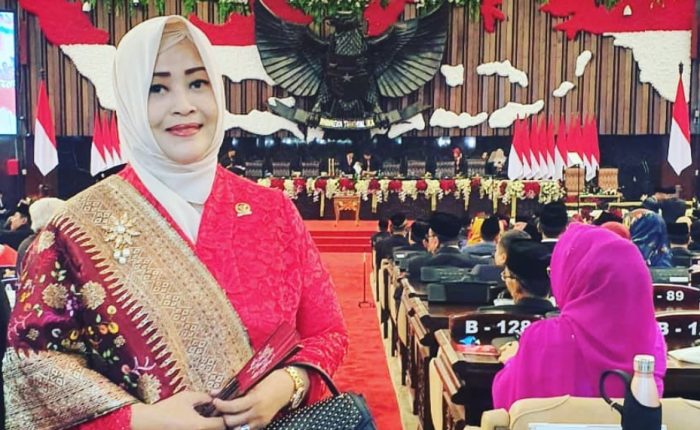 Fahira Idris di ruang paripurna DPR MPR RI