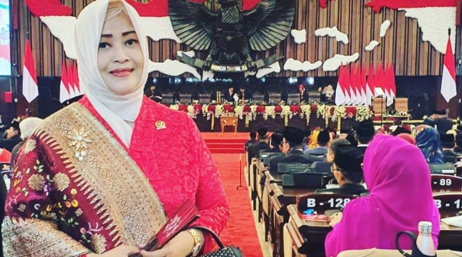 Fahira Idris di ruang paripurna DPR MPR RI