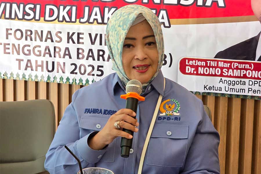 fahira-idris-dpd-ri-baju-ungu