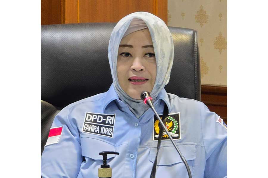 fahira-idris-jas-biru