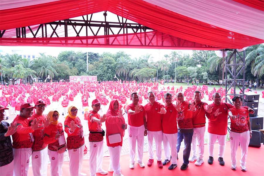 Senam-Tera-Perekat-Kebersamaan-dan-Pilar-Industri-Olahraga-Sehat